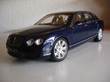 1:18 - Minichamps - Bentley - Continental Flying Spur - 2005 - Azul - Calle - 0